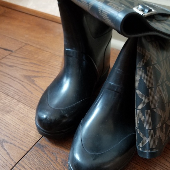 MK rainboots - Picture 5 of 7